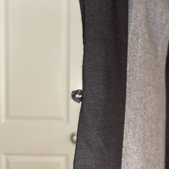 French Connection Classic Women's Sleeveless Sheath Dress (Size 0, Grey/Black) - Picture 6 of 6